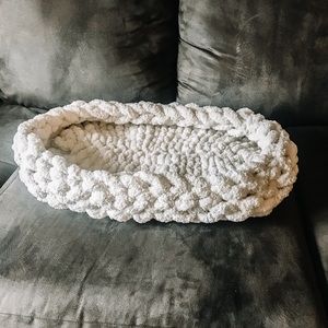 Chunky Knit Pet Bed